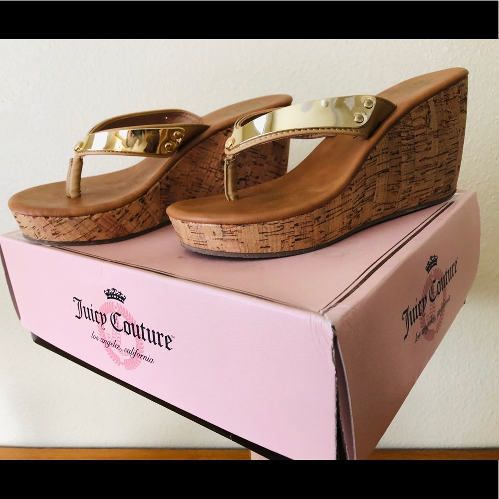 🍒JUICY COUTURE🍒 gold detail sandals